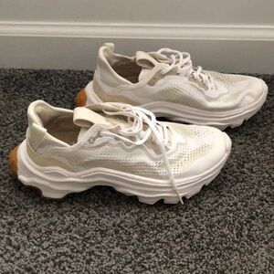 Sorel Kinetic Breakthru Day Lace White Chalk Sneaker Women's US 6.5